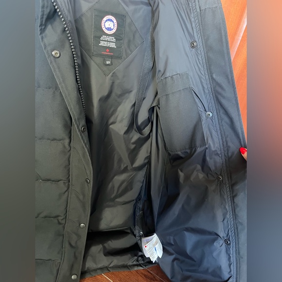 Canada Goose Shelburne Parka - Picture 8 of 15